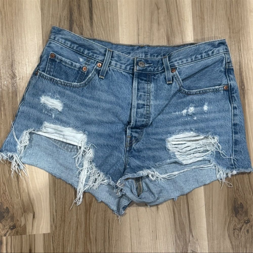 Levi’s 501 Cutoff Shorts Women’s 32